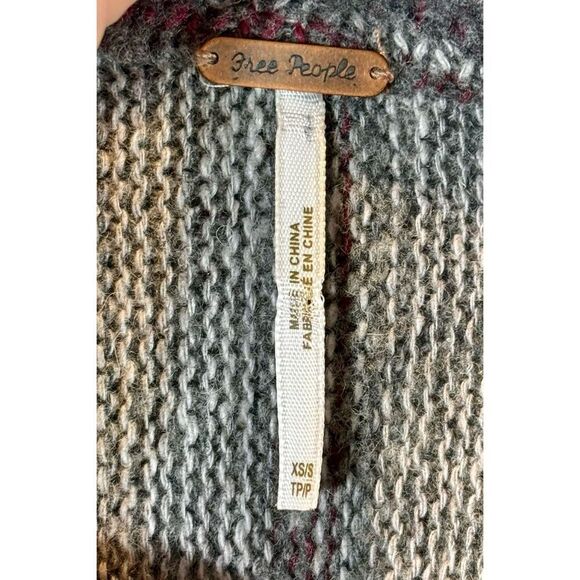 Free People Wool Women’s XS/S Cardigan Striped Blanket Poncho With Fringe & Pock - Picture 8 of 11